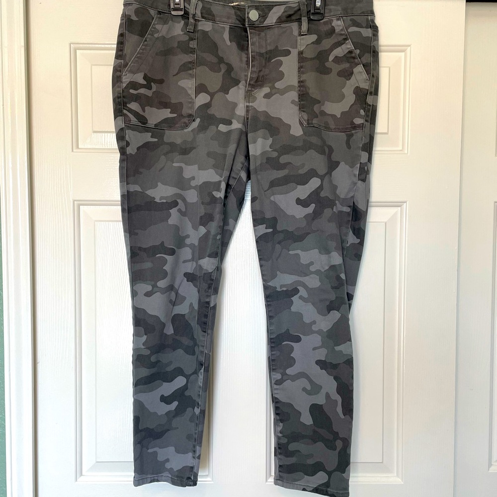 Seven7 camo jeans